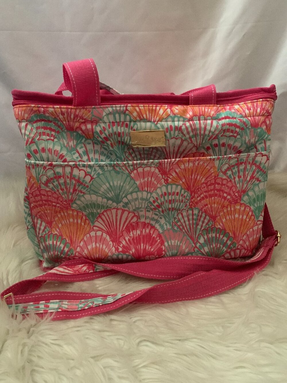 LILLY PULITZER Oh Shello Insulated Cooler in Hot Pink Multi